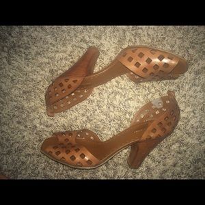 Gianni Bini brown sandals