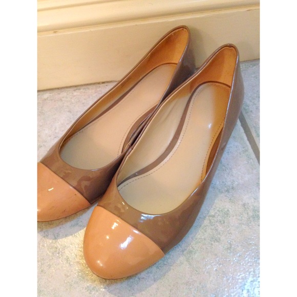 Colorblock Neutral Flat - Picture 2 of 3