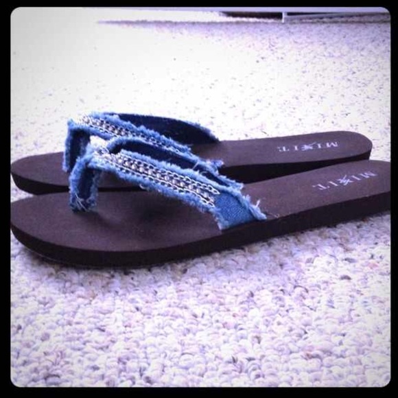 NEW Jean Flip Flops