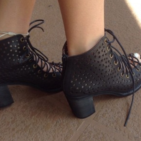 Jeffrey Campbell's Black tie up wedges