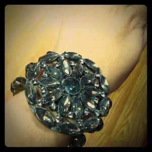 Stretchy rhinestone bracelet