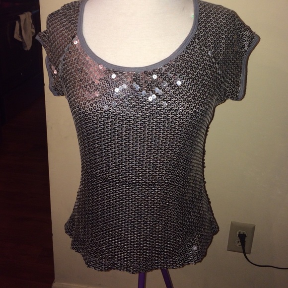Tops - ‼️STUDIO PETITE JPR top‼️