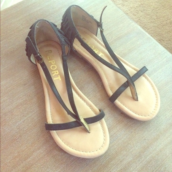 Report buckle sandals