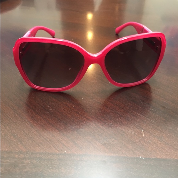 ⚡️on sale: NWOT Chanel sunglasses.