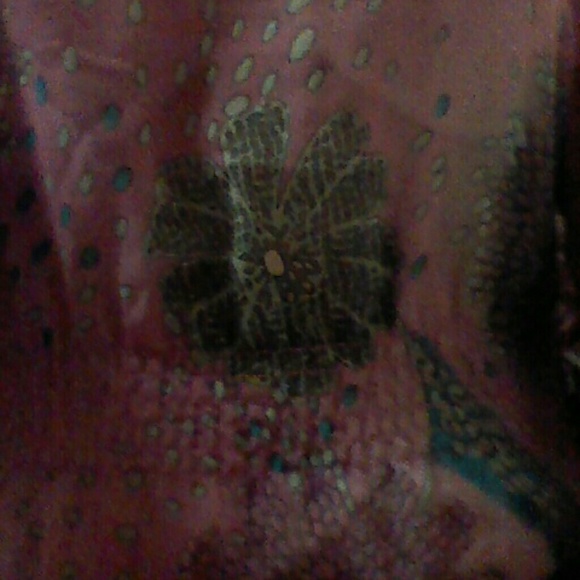 *SOLD in BUNDLE* Pink blouse with print - Picture 4 of 4