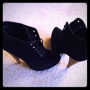 2 1/2 inch ankle boot