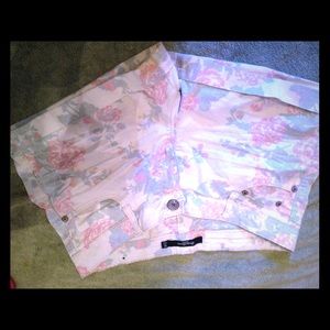 Floral med waisted shorts