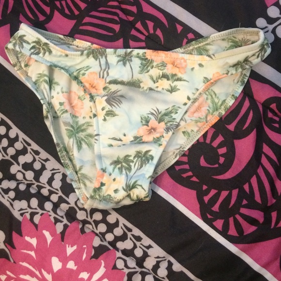 Hawaiian bikini bottoms - Picture 1 of 2