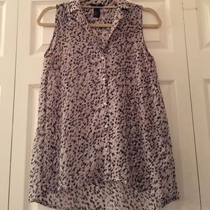 Multi-color patterned colored tank