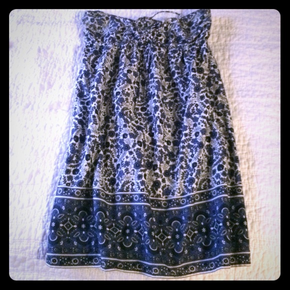 Blue paisley strapless dress