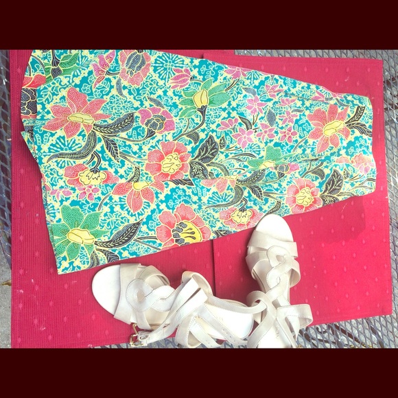 Talbots -Floral skirt size: (Petite/Medium) - Picture 1 of 1