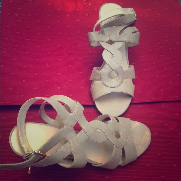 Used Franco Sarto color:nude size:7 or 7.5 - Picture 1 of 1