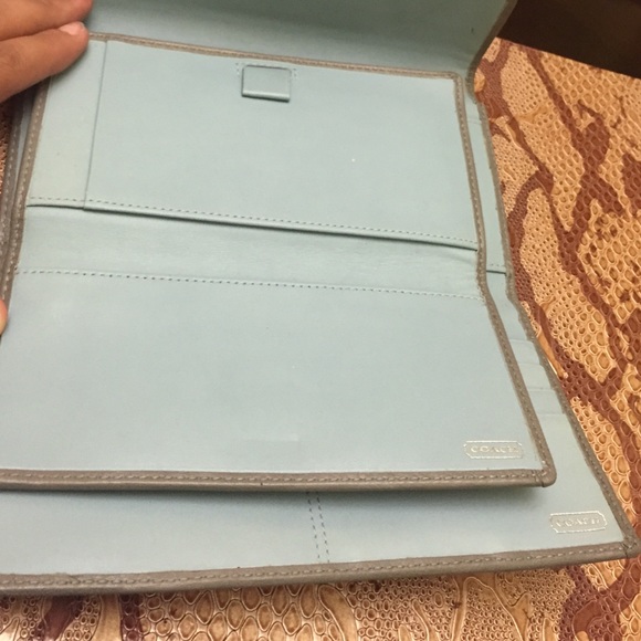 Authentic Grey COACH wallet 💯 - Picture 3 of 4