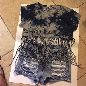 🎶Lovely Tie & Die fringe top🌻