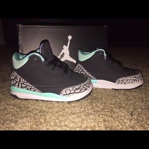 Retro 3 Girls Purple grey and turquoise Jordans‼️