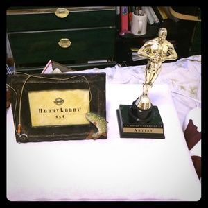 Hobby Lobby photo frame/Oscar golden figure decor!