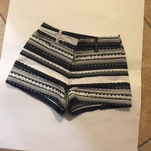 💝Sexy black and white short 💕