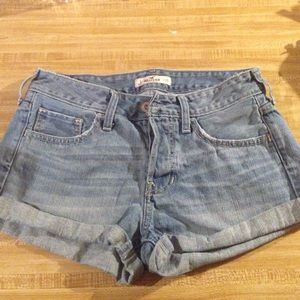 Hollister Boyfriend Shorts Like New Size 3