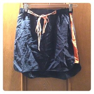 Club Monaco silk short skirt size 2 navy pink