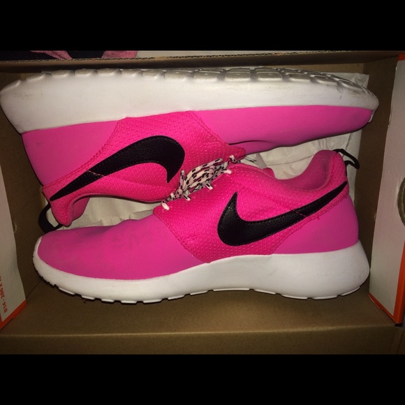 Pink RosheRuns