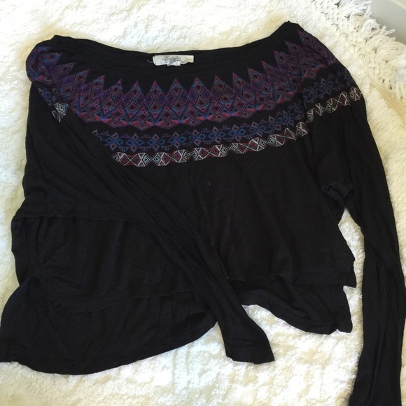 Flowy Aztec Crop Top - Picture 2 of 2