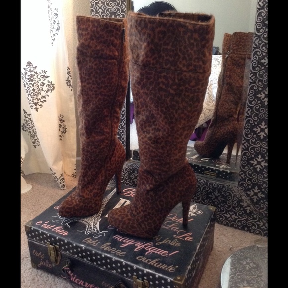 Cheetah/Leopard Print boots