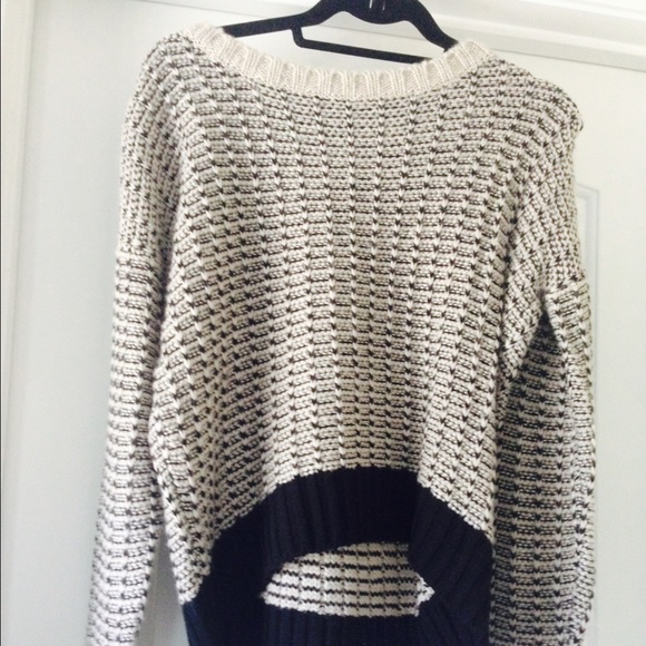 🚨FLASH SALE🚨 Francesca's cozy sweater