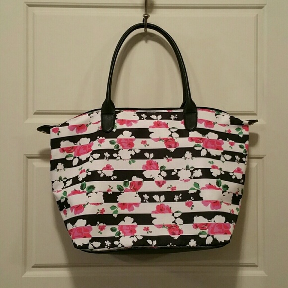 🚫 SOLD 🚫  Betsey Johnson B&W Striped Tote - Picture 2 of 4