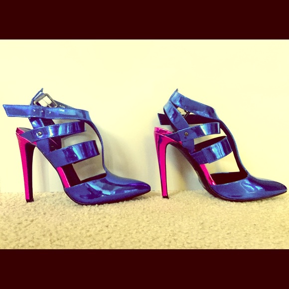Jazzy Sapphire: Lovely Blue/Pink heels ❤️