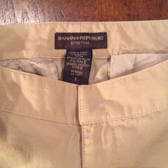 Banana Republic light weight tan capris