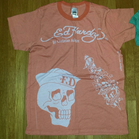 Bundle: 2 Ed Hardy tees - Picture 2 of 3