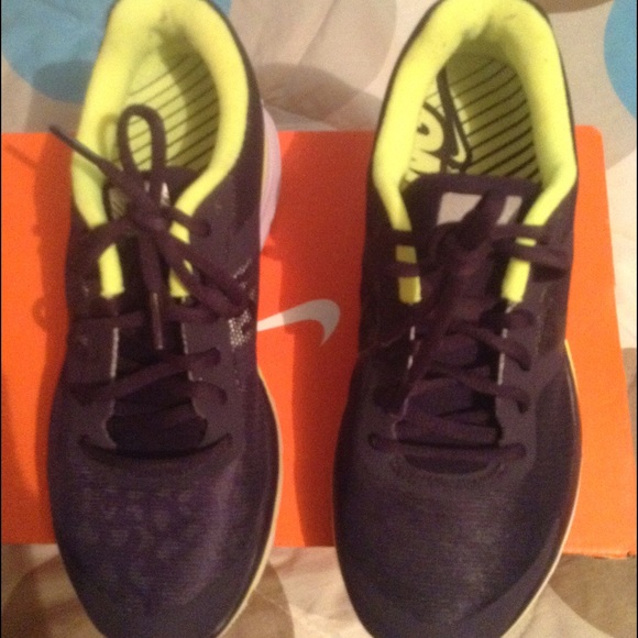 Women's Nike Pegasus sneakers