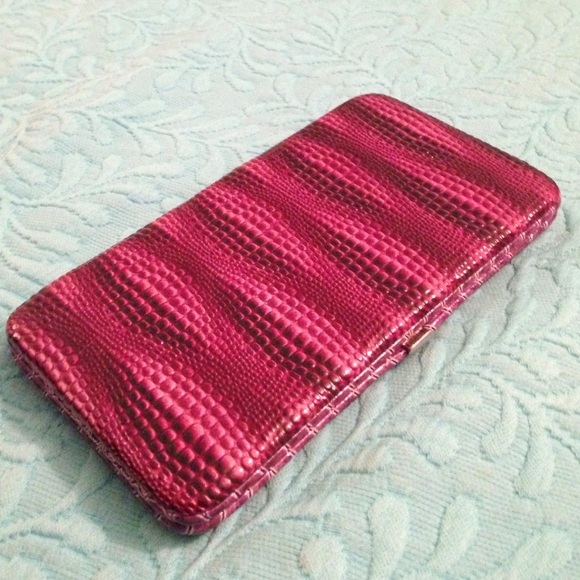 PURPLE WALLET - Picture 1 of 3