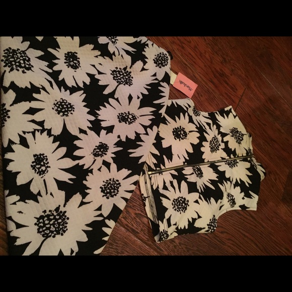 Two piece - Picture 2 of 2