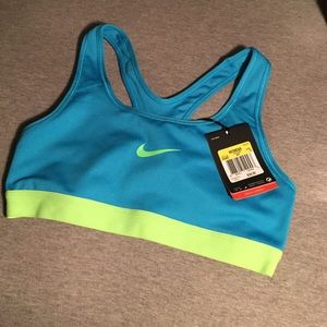 Nike pro sports bra