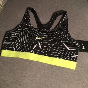 Nike pro sports bra