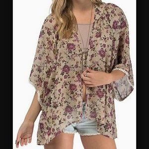 Tobi floral kimono