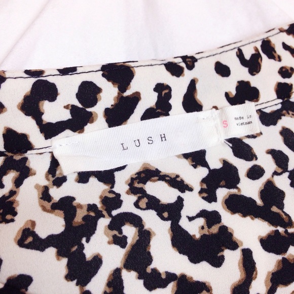 Lush Leopard Cheetah Print Blouse Shirt Top - Picture 2 of 4