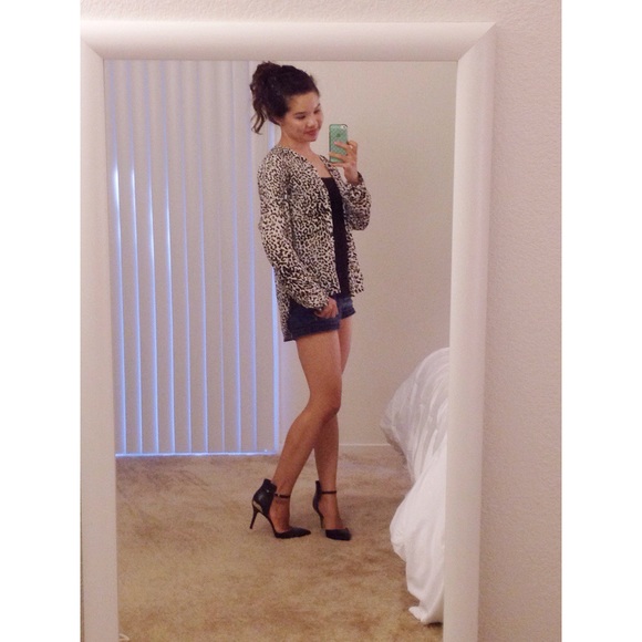 Lush Leopard Cheetah Print Blouse Shirt Top - Picture 4 of 4