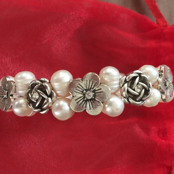 🌸🌸 Cultured Freshwater Pearl Bracelet🌸🌸 NWOT