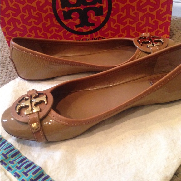 🚫NFS SOLD TB Aaden Ballet Flats Sand/Tan w/ GHW - Picture 2 of 4