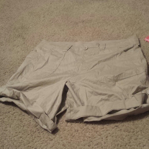 SOLD Plus Size Shorts - Picture 1 of 2