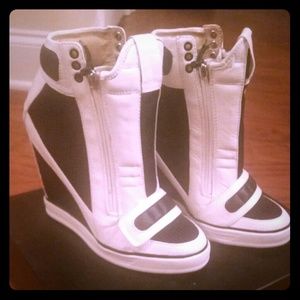 "L.A.M.B" shoes