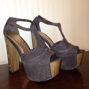 Jessica SImpson platform heels. OFFERS ACCEPTED
