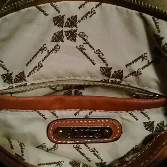 Sold - Picture 3 of 4