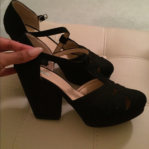 Black low heels
