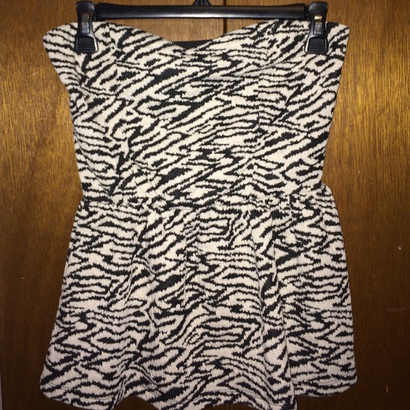 Strapless top