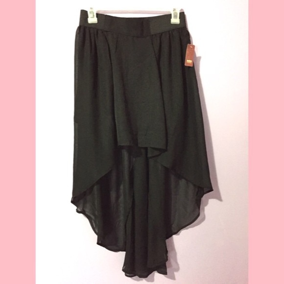 High/low Black flowy skirt