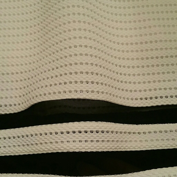 Beautiful Black and White T-strap Halter Dress - Picture 4 of 4