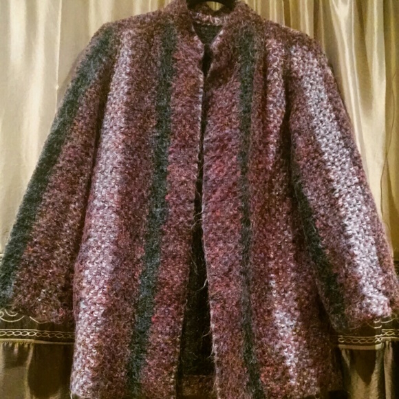 Vintage Cozy Striped Sweater - Size S to M